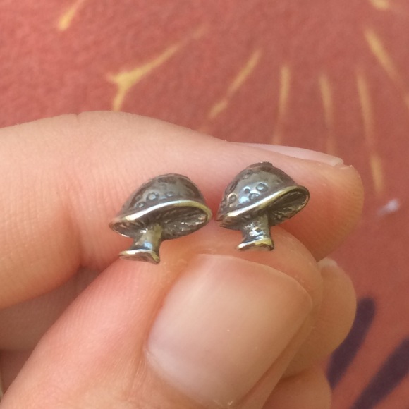 MUSHROOM 🍄 STUDS - Picture 3 of 3